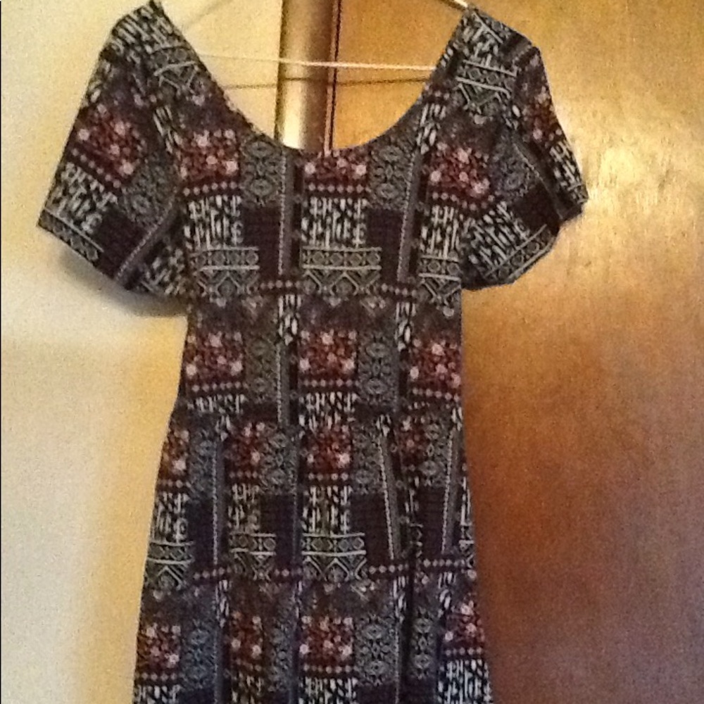 Forever 21 2X Skater Aztec RedBlack Cross back